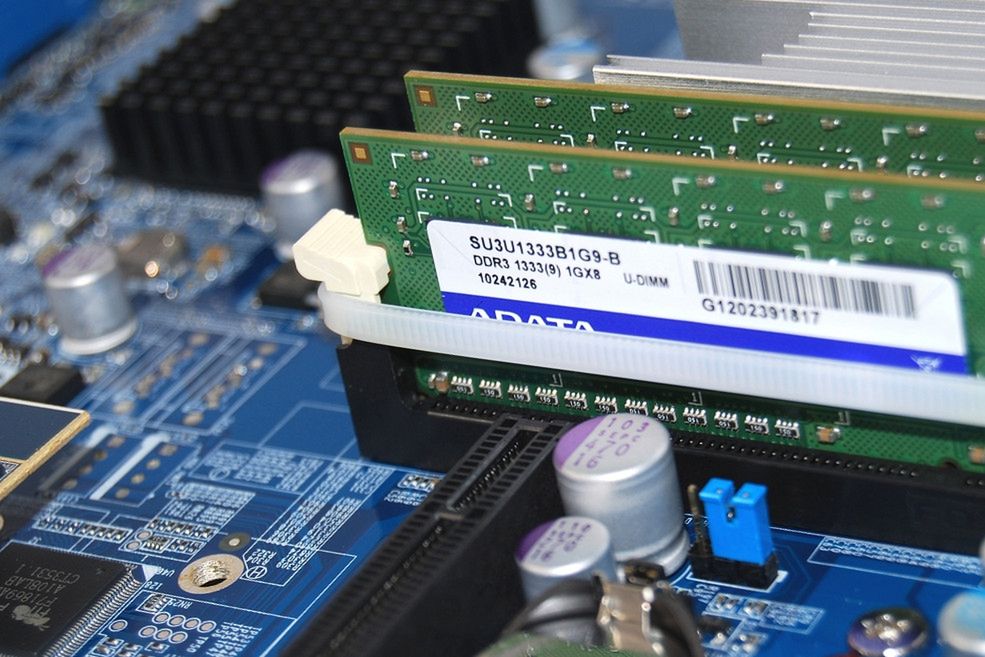 Pamięć flash NAND w slotach DIMM: bardziej zmniejszyć opóźnień się już nie da