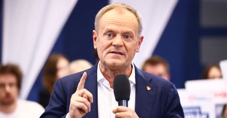 Donald Tusk popełnił fatalny błąd? "Polityczne seppuku" [OPINIA]