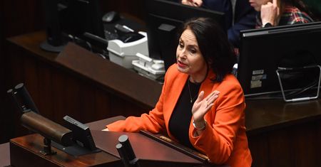 Ćwierć miliona zł za doradzanie Czarnkowi. Posłanka PiS tłumaczy, że "kwota nie była wygórowana"