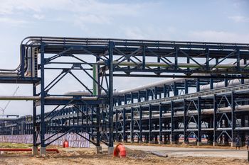 Nigeria chce sprzedawać gaz Europie. Planuje budować gazociąg z Libią