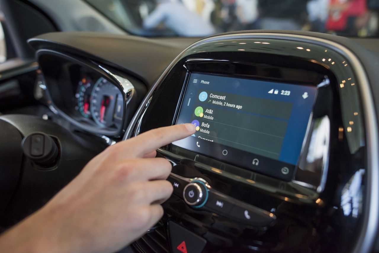 Android Auto 6.9 dostępny do pobrania. Dzieje się dopiero "pod maską"