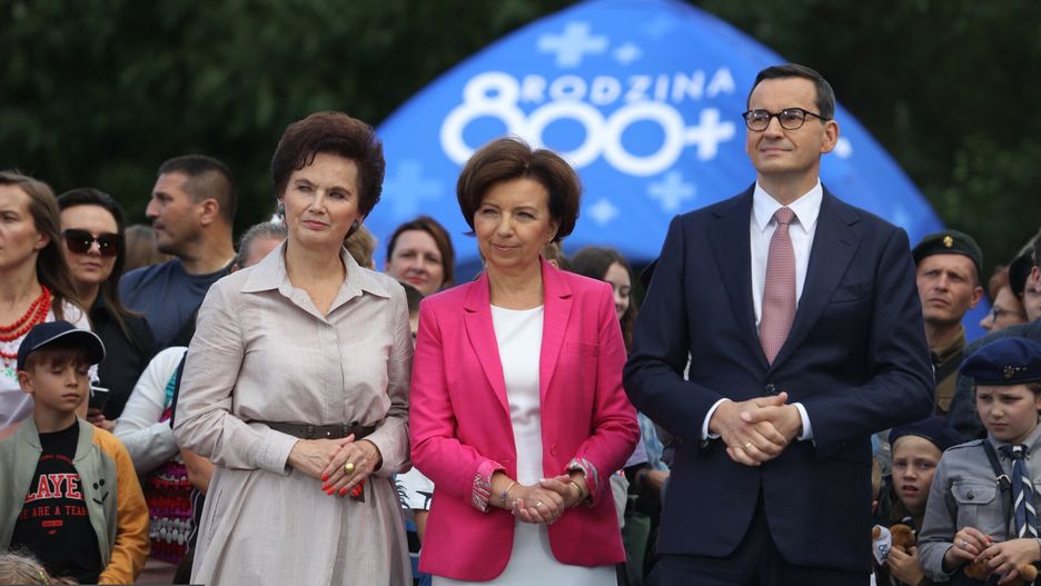 KPRM i Ministerstwo Rodziny, Pracy i Polityki Społecznej zarządzane przez Marlenę Maląg - według NIK - wydały blisko 20 mln zł na promocję 800 plus jeszcze przed uchwaleniem ustawy w tej sprawie