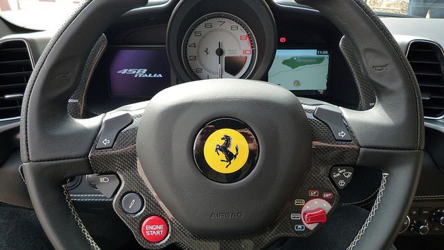 Zobacz, jak wyglądają kluczyki do najdroższych samochodów świata 1