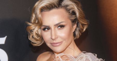 Blanka Lipińska pokazała wakacyjne zdjęcie. Pozuje bez góry od bikini