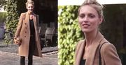 Anja Rubik pozuje na ulicy
