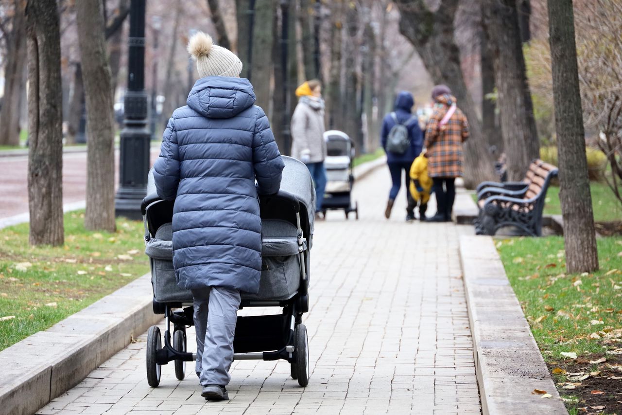 Skarbówka ściga rodziców. Sprawdza, czy są "wystarczająco samotni"