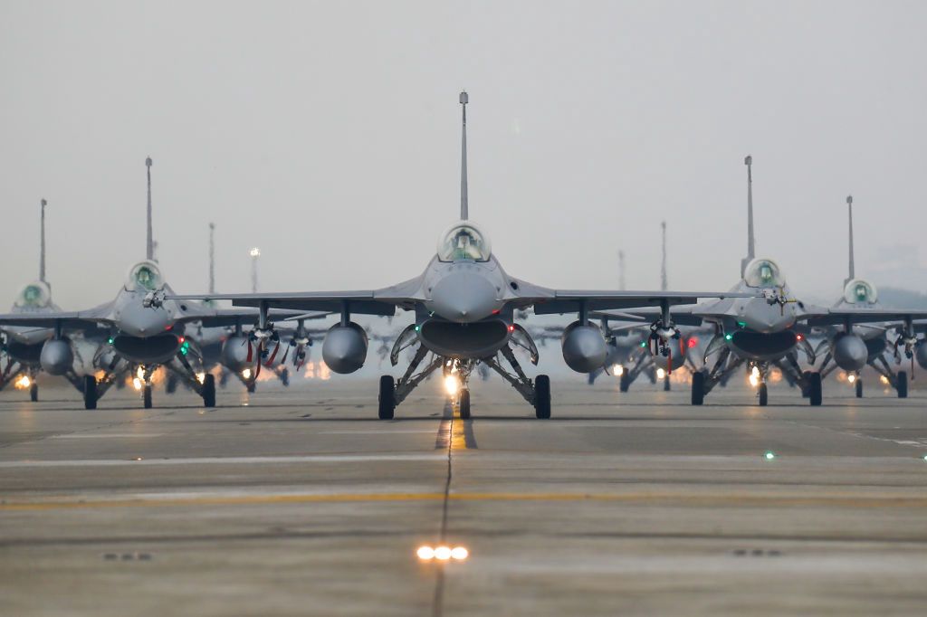 Samoloty sił powietrznych Tajwanu na manewrach