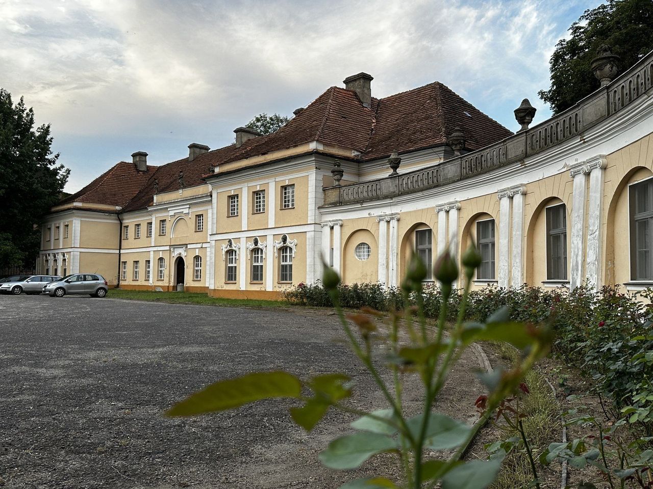 Gmina Krzemieniewo: Pałac rodu Mielżyńskich. Co łączy rezydencję w Pawłowicach z Bramą Brandenburską w Berlinie?