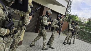 Kontrterroryści weszli do mieszkania. Znaleźli amfetaminę i marihuanę