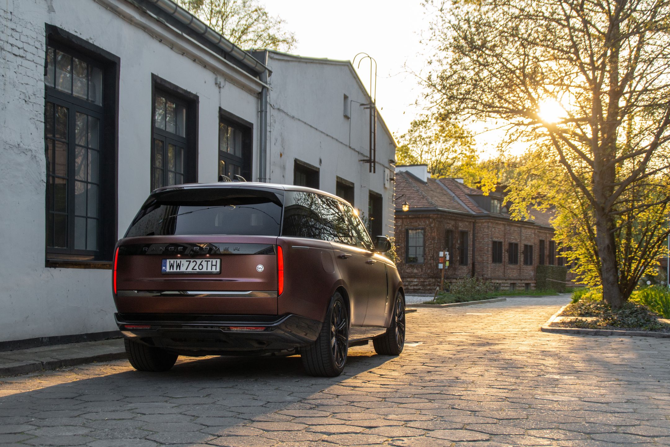 Range Rover P510e SV SWB