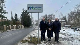 Toruń: Pierwsze tablice Metropolii już stoją. Teraz ma się zacząć