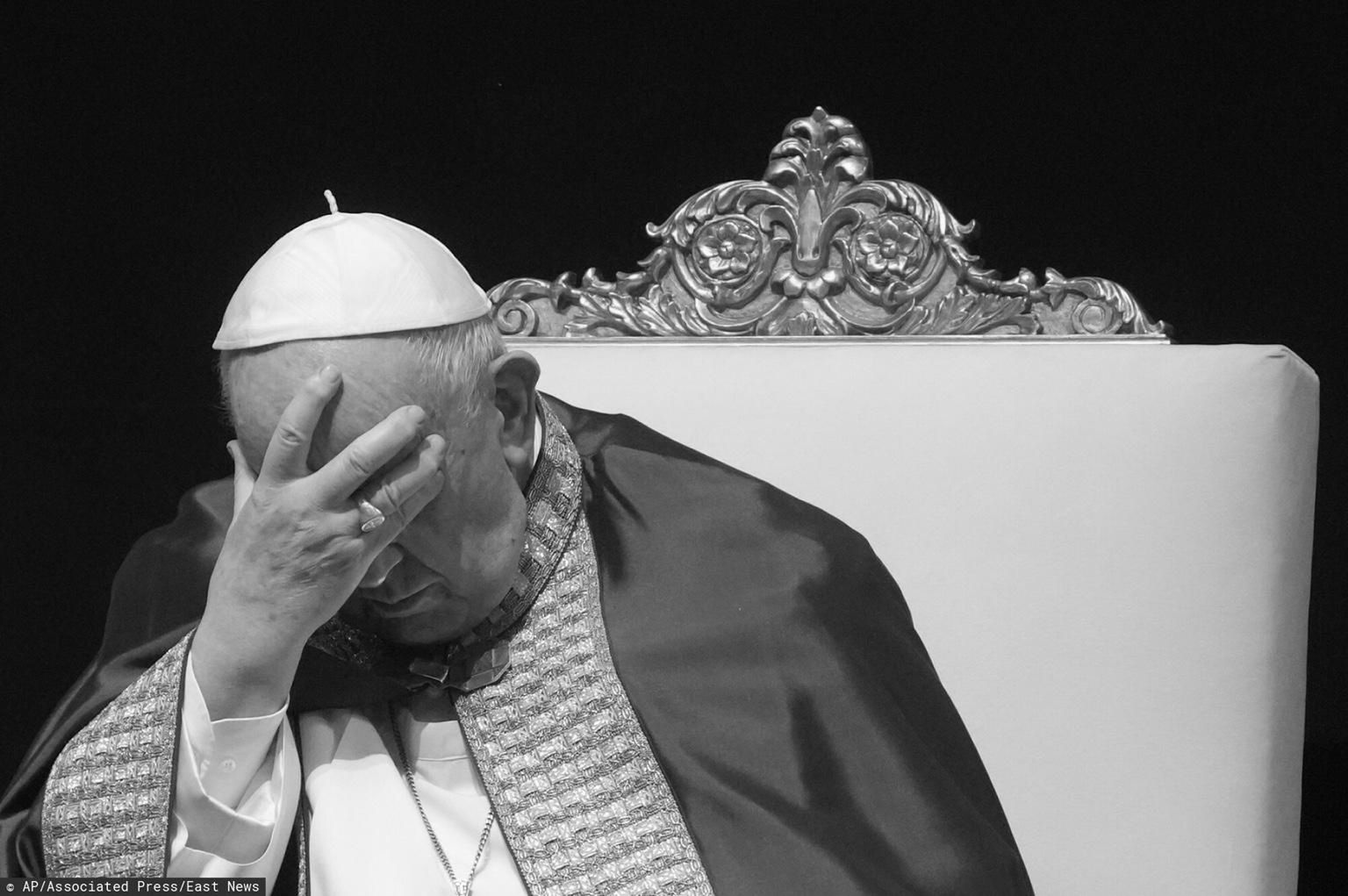 Ulubione modlitwy papieża Franciszka. Niektóre sam tworzył