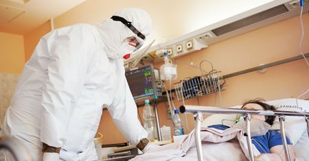 Inna Wielkanoc. Lekarz jest na pierwszej linii walki z koronawirusem