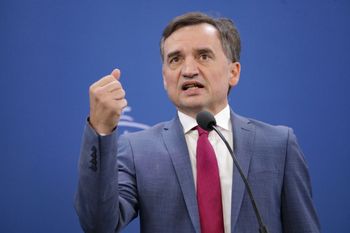 Przepisy specjalnie dla Ziobry? Nowe prawo na Węgrzech