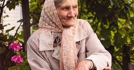 Strzegła grobów Polaków na Wołyniu. "Idę przez wieś i pytam Boga, dlaczego to się stało. Dlaczego tych ludzi już nie ma"