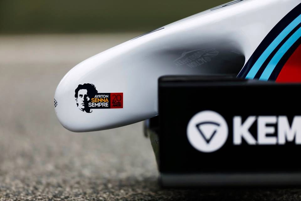 Hołd dla Ayrtona Senny na bolidach Williamsa