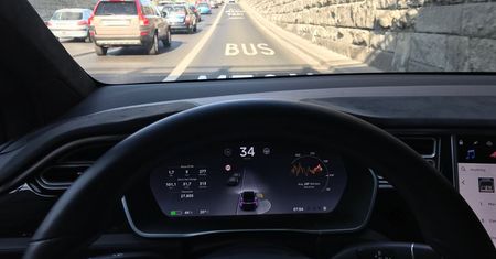 Od 1 lipca miały być specjalne naklejki na samochody. To Polska, więc oczywiście ich nie ma