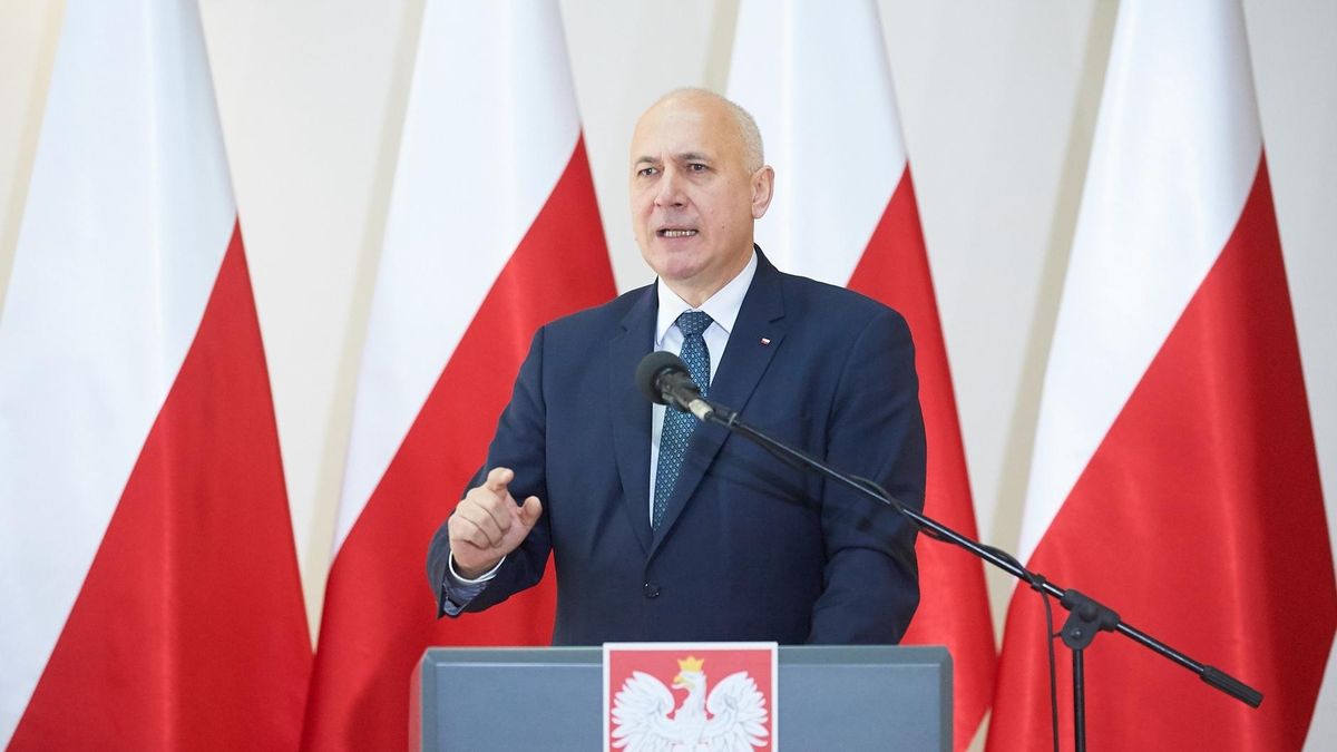 Szef MSWiA Joachim Brudziński nie wydał dotad żadnej pozytywnej decyzji w sprawie zdezubekizowanych funkcjonariuszy