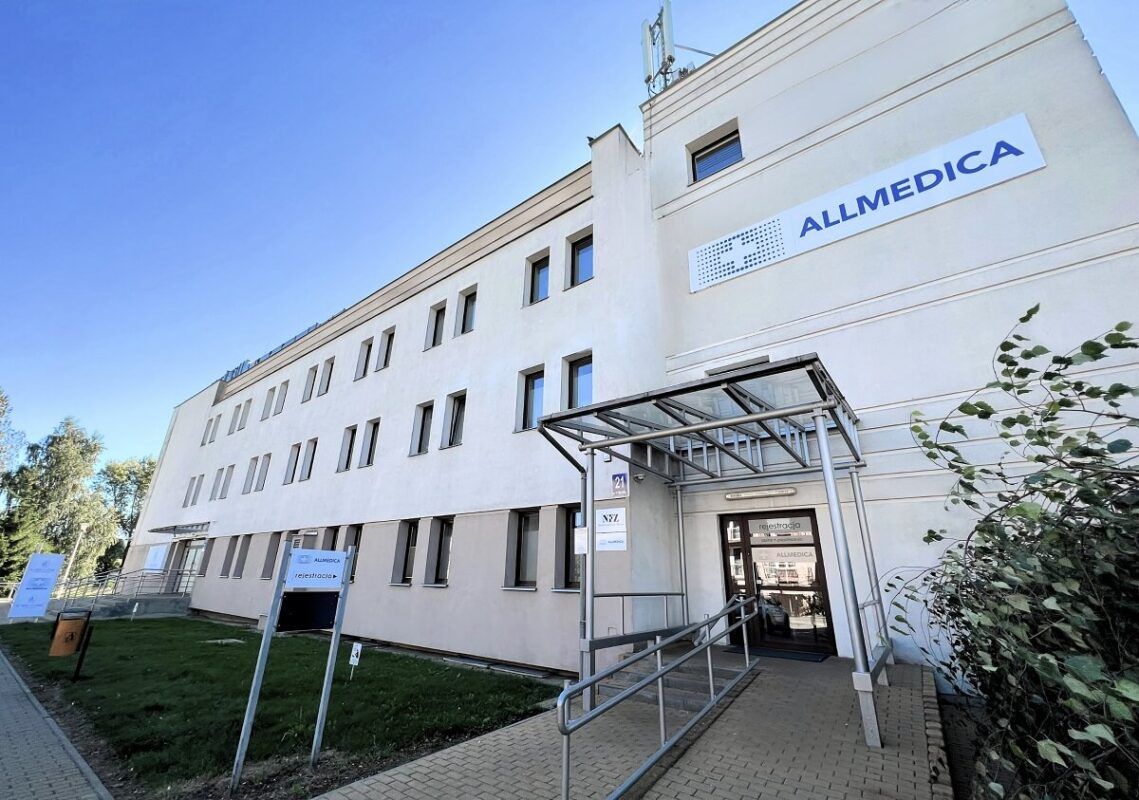 Wejście do Allmedica