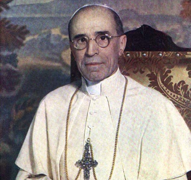 Watykan zapewnia, że chce otworzyć tajne archiwa z czasów Piusa XII