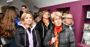 Noc Muzeów w Pińczowie. Mnóstwo ludzi na wernisażu wystawy. Zdjęcia