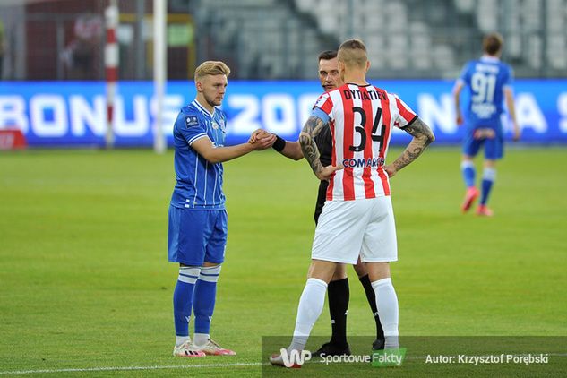 Kamil Jóźwiak w potyczce z Cracovią doznał urazu kolana