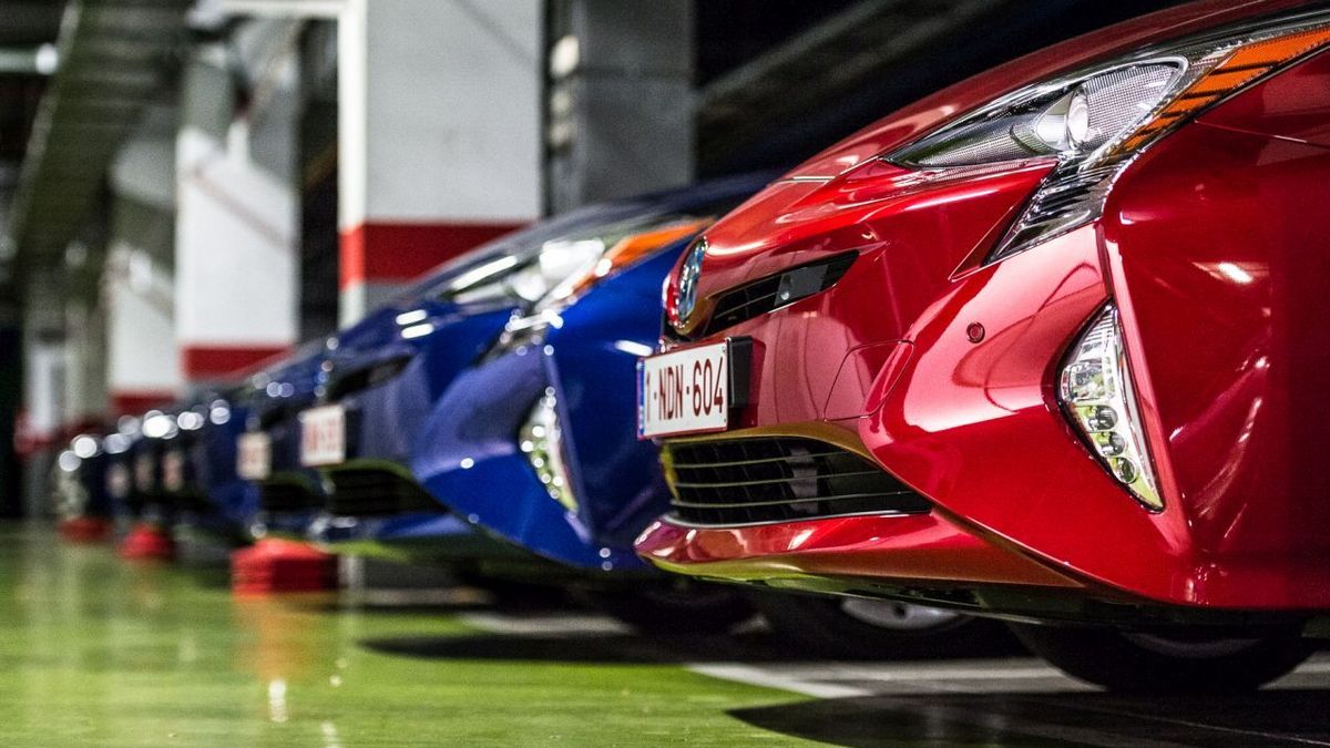 Toyota idzie pod prąd i... stawia na auta na wodór.