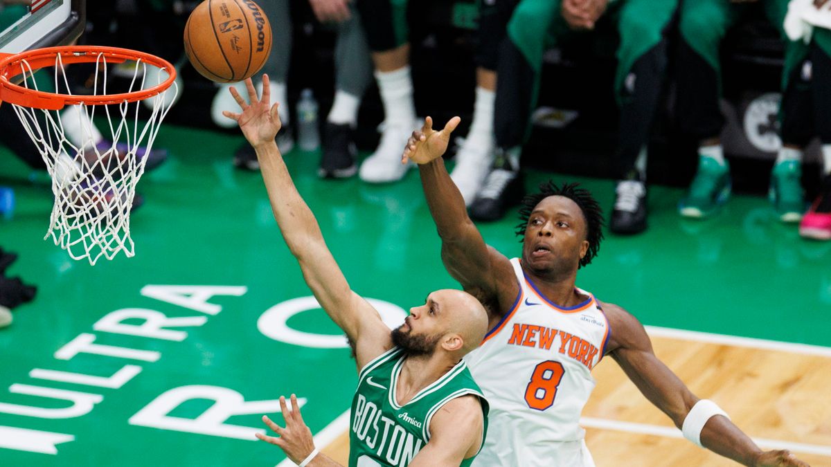 PAP/EPA / CJ GUNTHER / Na zdjęciu: Derrick White i OG Anunoby