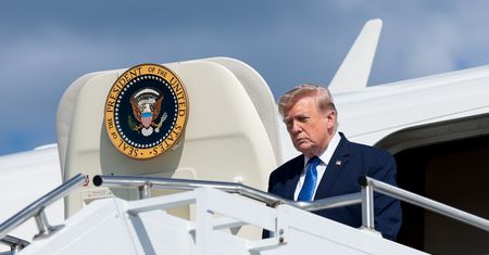 Trwają przygotowania? Media: Trump rozważa najsilniejszy atak na Iran