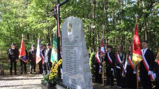 Kalisko: W powiecie bełchatowskim mieszkańcy uczcili pamięć 12 cywilów zamordowanych we wrześniu 1939 roku przez niemieckich żołnierzy
