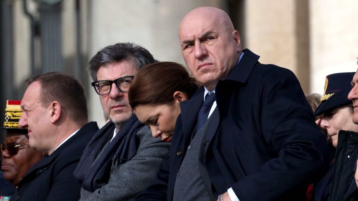 Guido Crosetty (pierwszy od prawej) 