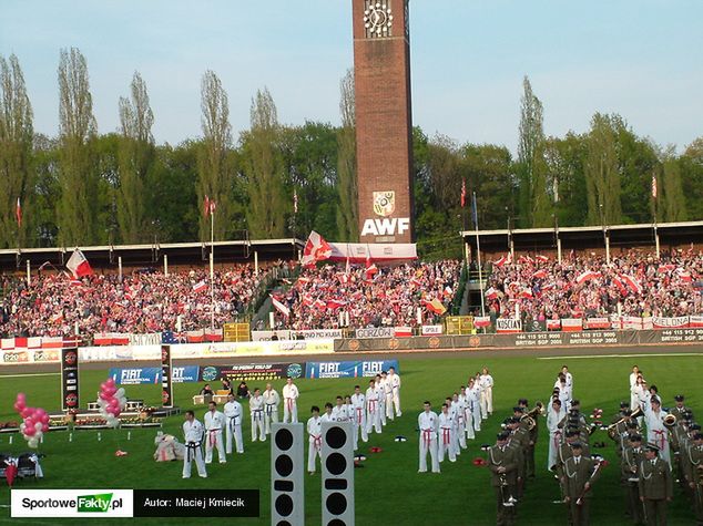 Pierwsze w historii Grand Prix odbyło się na Stadionie Olimpijskim we Wrocławiu. Wygrał je Polak, Tomasz Gollob. W kolejnych latach jeszcze kilka razy Wrocław był areną turniejów SGP