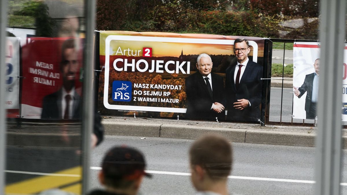 Kampania wyborcza - plakaty
06.10.2023 Olsztyn Plakaty wyborcze na Warmii i Mazurach fot. Artur Szczepanski/REPORTER n/z Jaroslaw Kaczynski, Artur Chojecki
Artur Szczepanski/REPORTER