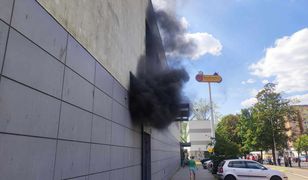 Ogromne zadymienie w Biedronce. Większość towaru trafi do utylizacji