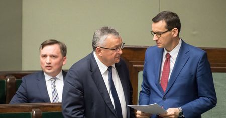 Drastyczne podwyżki cen biletów w PKP Intercity. "Może rząd szykuje pieniądze na podwyżki w roku wyborczym"