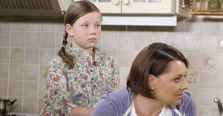 Julia Królikowska skończyła 22 lata. Pamiętacie ją z "Klanu"?