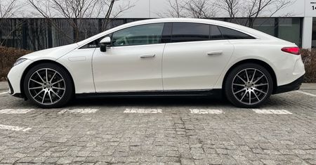 Elektryczny Mercedes EQS zapowiada przyszłość bez klasy S, jaką znamy dziś