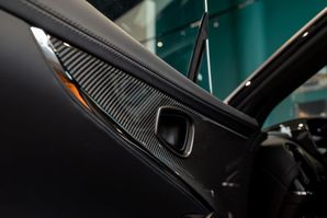 Aston Martin DBX S
