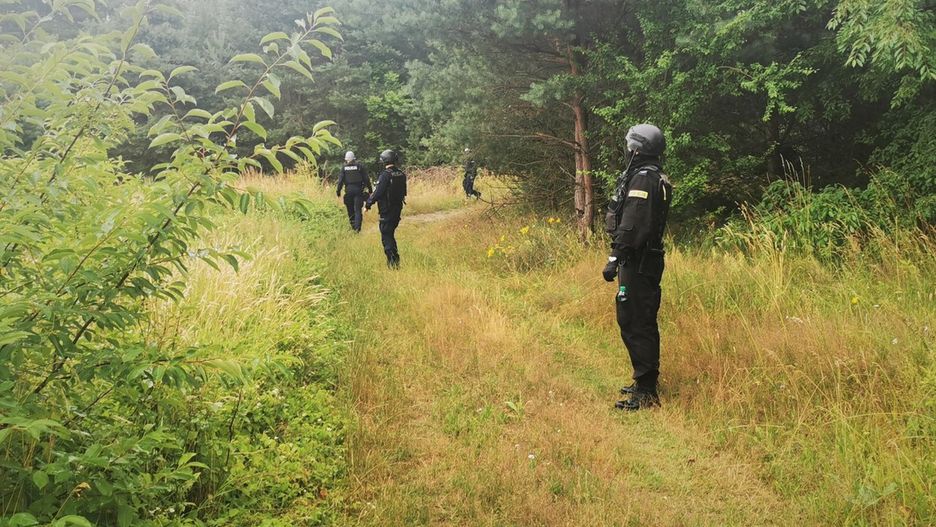 Ponad 200 policjantów przeczesuje teren pod Czestochową
