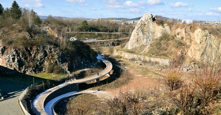 Tragedia na Kadzielni. Kobieta runęła z 20-metrowej skały w Kielcach