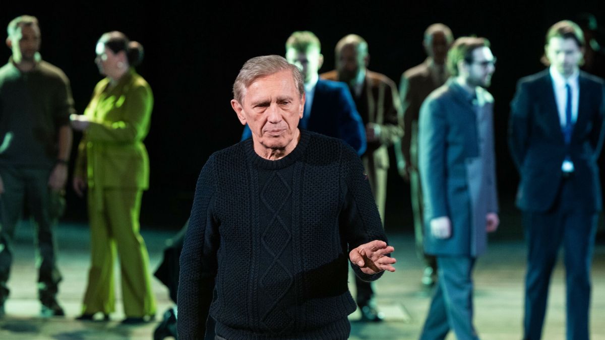 "Hamlet" w Teatrze Narodowym
08.04.2025 Warszawa Teatr Narodowy Proba sztuki "Hamlet" Williama Shakespeare'a w rezyserii Jana Englerta fot Jacek Dominski/REPORTER
N/z: Jan Englert
Jacek Dominski/REPORTER