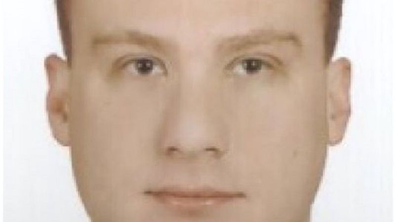 Kierowca, który zasłynął szalonymi rajdami po mazowieckich drogach oraz po ulicach Warszawy jest poszukiwany listem gończym. "Froga" czeka najmniej 1,5 roku za kratami i perspektywa następnych wyroków (Policja)