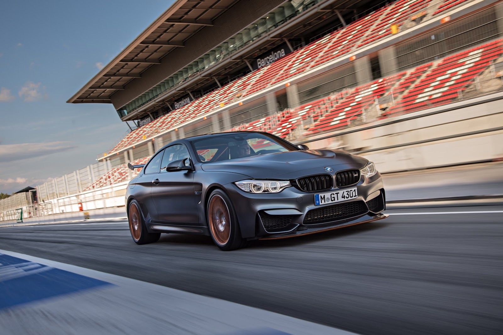 [h2]Przeczytaj nasz test BMW M4 Cabrio[/h2]