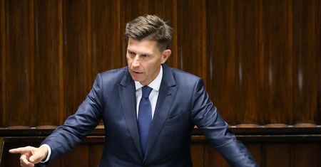 Sejm przyjął poprawkę Petru. Ekonomista alarmuje: co z podatkami?