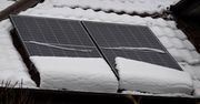 Fotowoltaika zimą. Eksperci radzą, co zrobić ze śniegiem