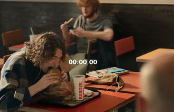 Burger King pokazuje, jak szybko klienci jedzą Whoopery