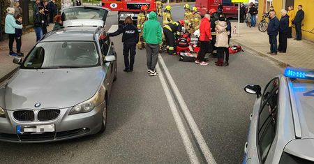W akcji policja, LPR i strażacy. Ratowali kobietę na przejściu dla pieszych