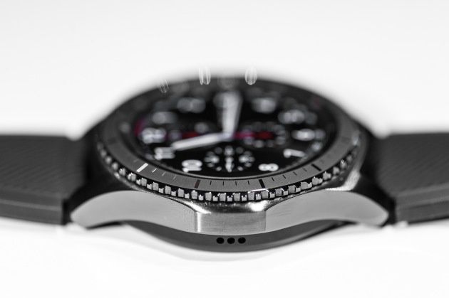 Samsung Gear S3 frontier lewy bok