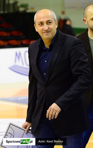 Trener Dusan Radović może być zadowolony po pierwszym starciu z Wilkami Morskimi Szczecin. Jego zespół wygrał 84:76.