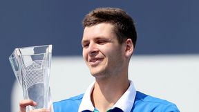 Zabawna sytuacja podczas dekoracji. Hubert Hurkacz wyjaśnił, co się stało